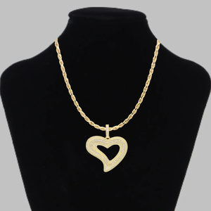 Colgante de Corazón de Plata 925 con Moissanita, Bañado en Rodio, Engaste de Canal, Lujo, Unisex, Uso Diario, Amuleto Temático - Product Image 2