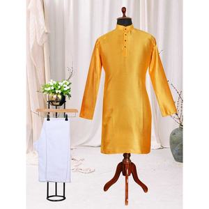 JACQUARD TRADITIONNEL EN SOIE KURTA AVEC PAJAMA MOUTARDE - Product Image 1