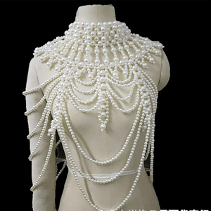 Collier de perles de verre entièrement perlé blanc, avec pendentif épaule en perles, design magnifique à prix abordables - Product Image 6