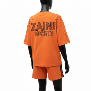 Ensemble short et t-shirt en coton éponge premium pour femme, 220 GSM, doux et respirant, avec panneau latéral orange et logo personnalisé par transfert thermique – Ensembles pour femme - Product Image 2