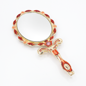 Espejo de Mano Plegable Vintage Dorado con Esmalte Rojo MACY BEAUTY KOREA, Espejo Cosmético con Diseño de Rosa, Herramienta para Extensión de Pestañas - Product Image 4