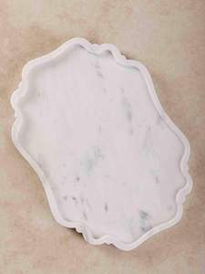 Plateau minimaliste en marbre pour la table basse du salon, idéal pour la mise en scène et comme accent de design d'intérieur moderne - Product Image 4