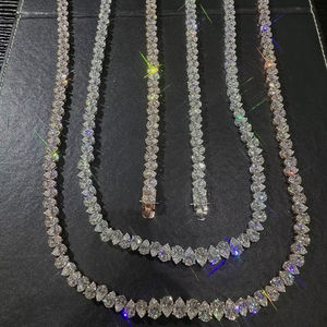 สร้อยคอคิวบาลิงค์ประดับเพชรโมอิสซาไนต์แบบเย็นๆ ระดับ VVS สไตล์ฮิปฮอปสุดหรูสำหรับผู้ชาย ขายส่งจากโรงงาน ผลิตตามสั่ง ทอง 18K - Product Image 1