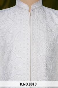 Elegante Sherwani Indo-Occidental de Seda Blanca para Hombre, con Bordado Floral y Paisley en el Mismo Tono, para Traje de Novio Real - Product Image 5