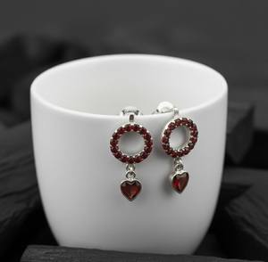 Pendientes de plata de ley 925 con granate en forma de corazón, joyería de piedra de nacimiento de enero, regalo para mujer, elegantes y minimalistas - Product Image 2