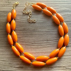 Collar de resina diseñado con un aspecto artístico minimalista pero atractivo, joyería ligera adecuada para uso diario y estilo de oficina. - Product Image 3