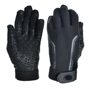 Gants de rugby avancés conçus pour un confort de manipulation supérieur, une ajustement parfait et une forte adhérence lors des matchs de rugby de compétition - Product Image 3
