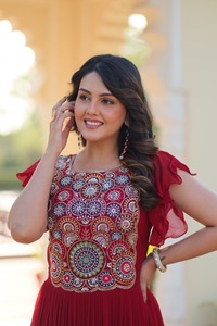Vestido Maxi Anarkali Rojo de Georgette, Estilo Étnico Indio Tradicional, Elegante, con Bordado Intenso y Mangas con Volantes, Kurti Largo - Product Image 5