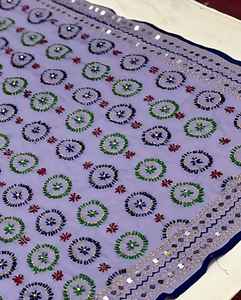 Dupatta Phulkari Punjabi avec dentelle dorée, étole indienne multicolore, chunri pour femmes d'Amritsar, cadeaux pour la fête nuptiale, Teej, Jaggo Night - Product Image 2