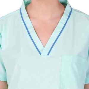 Traje de asistente dental de diseño ergonómico con abertura lateral para mayor movilidad, uniforme clínico para mujer. - Product Image 2