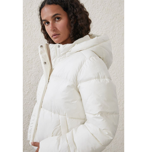 Hooded <b>Puffer</b> <b>Jacket</b> <b>White</b> Solid Color Zipper Closure Windproof Casual Winter Outerwear Short Length Polyester Material - Product Image 4