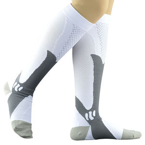 Chaussettes de sport antidérapantes sur mesure de haute qualité pour jeunes, avec design tendance, idéales pour la course printanière (football et soccer) - Product Image 5