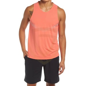 Débardeurs pour hommes OEM conçus avec un tissu à texture lisse offrant un ajustement confortable, une mobilité flexible et un look élégant - Product Image 1