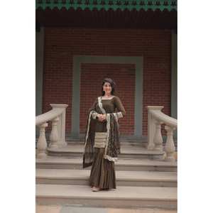 Ensemble de costume de travail brodé de paillettes et de fil pour femmes - Product Image 2