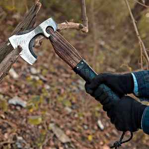 Haches vikings professionnelles de haute qualité, forgées à la main, manche en bois, acier à haute teneur en carbone, étui en cuir fin de qualité supérieure pour l'extérieur - Product Image 1