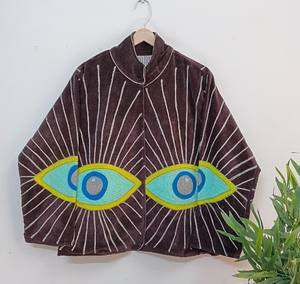 Chaqueta Negra Acolchada de Terciopelo Suzani Premium Hecha a Mano con Cuello Mandarín y Ojo Turco – Prenda Exterior Exclusiva Hecha a Medida y Trabajada a Mano. - Product Image 1