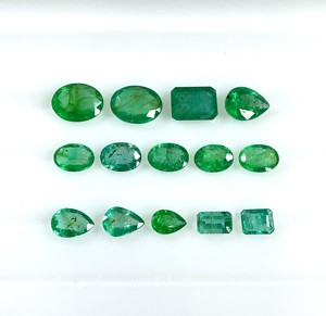 มรกตแซมเบียธรรมชาติคุณภาพสูง ขนาด 6x4-6x8 มม. รูปทรงผสม น้ำหนัก 54.30 กะรัต สีเขียวกลาง พลอยหลวมสำหรับทำเครื่องประดับ - Product Image 2