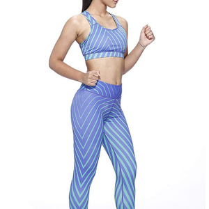 Ensembles de yoga personnalisables pour femmes, haute qualité, prix raisonnable, avec taille élastique solide, design au meilleur matériau. - Product Image 1