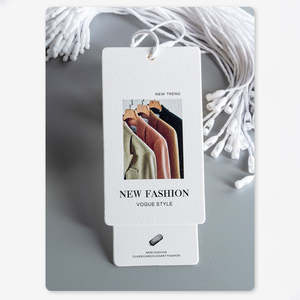 Étiquette volante en carton épais personnalisée avec logo de luxe pour vêtements, t-shirts et articles de mode, en papier recyclé - Product Image 6