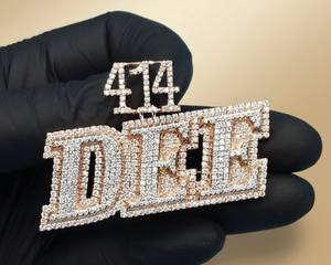 Pendentif personnalisé en moissanite VVS avec initiale, en argent 925, style hip-hop, bicolore, idéal pour les cadeaux d'anniversaire - Product Image 1