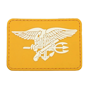 Écussons 3D, Étiquettes de vêtements, Étiquettes en silicone couleur personnalisée, Patchs en caoutchouc de silicone gaufré, Badges tactiques carrés 3D gaufrés à coudre - Product Image 5