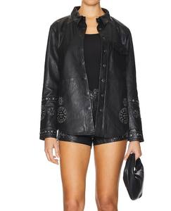 Chaqueta de cuero para mujer, estilo racer, de invierno, con cuello de botones, impermeable, acolchada, de secado rápido, transpirable, con tachuelas, tamaño personalizado, venta al por mayor - Product Image 1