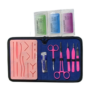 Kit de pratique pour ressources pédagogiques sur les plaies multiples, avec coussinet de pratique de suture et ciseaux chirurgicaux pour étudiants en médecine - Product Image 1