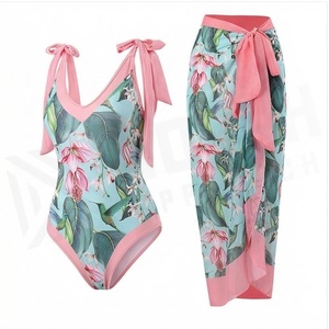 Ensemble de maillot de bain 2 pièces à imprimé floral pour femmes, body à col en V profond et jupe enveloppante avec bordure rose contrastée - Product Image 3