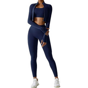 Ensemble 3 pièces personnalisé avec logo pour femme : veste, leggings et brassière de sport respirants et élégants pour l'été, idéal pour le fitness et le yoga - Product Image 1
