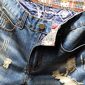 Pantalones Cortos Bermuda de Mezclilla Azul para Hombre, Cintura Media, Cierre de Botones, Estilo Casual Desgastado, 100% Algodón Tejido - Product Image 4