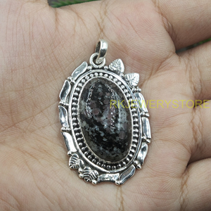 Pendentif en pierre précieuse Edulite naturelle, argent sterling 925, fait main, vintage, ovale, cabochon, bijou bohème, cadeau pour femme, unisexe - Product Image 3
