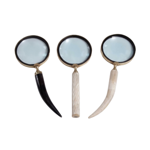 Loupe en métal noir et blanc avec poignée en laiton doré, loupe de lecture, accessoire de bureau décoratif vintage, cadeau - Product Image 1