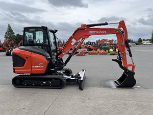 Miniexcavadora Kubota KX040-4 de Alto Rendimiento 2025, Excavadora Compacta con Cabina e Hidráulica Auxiliar - Product Image 2