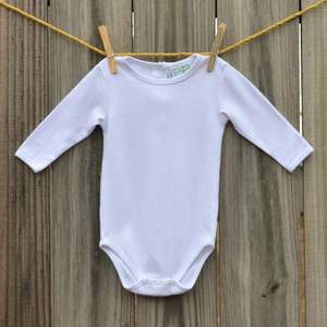 Vêtements pour bébés nouveau-nés Organic Sustainable GOTS Certified 100% Organic Cotton Baby Rompers & Onesies - Product Image 1