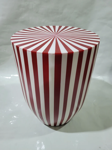 Table d'appoint artisanale à rayures rouges et blanches, Illusion optique Cylindre S - Product Image 6
