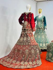 Designer Velvet Crop Trail Lehenga avec une pierre Jarkan lourde et un long sentier coulant 7 designs tendances - Product Image 3