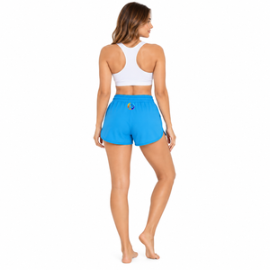 Les proportions modernes et les coutures soignées donnent à ces shorts pour femmes une coupe attrayante pour les besoins vestimentaires contemporains et la vente en gros de vêtements. - Product Image 3