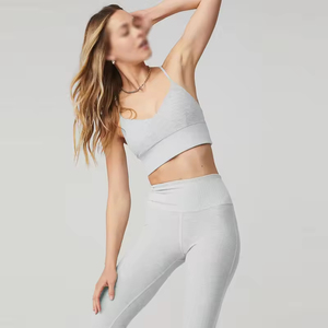 Conjunto de Shorts y Sujetador Deportivos Sin Costuras de Alta Calidad para Mujer 2026, Resistentes al Agua, de 2 Piezas, Cintura Alta Elástica para Gimnasio/Yoga/Ejercicio - Product Image 1