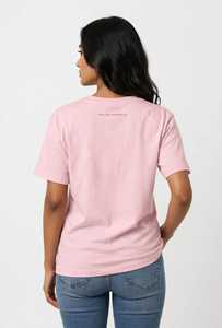 เสื้อยืดแขนสั้นคอกลมสีชมพูสำหรับผู้หญิง ระบายอากาศได้ดี เหมาะสำหรับฤดูร้อน พิมพ์ลายตัวอักษร สไตล์ลำลอง จาก ONETEN APPARELS - Product Image 2