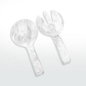 Juego de Cucharas para Servir Ensaladas de Resina Artizon Studio, Diseño Clásico Moderno Personalizado, Apto para Lavavajillas y Horno de Microondas - Product Image 3