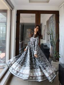 Traditional Indian <b>Pakistani</b> Women's Floor-Length Cotton Wedding <b>Dress</b> <b>Black</b> White Digital Print Regular Fit Stretchable Ethnic - Product Image 2