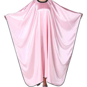 Capa Ligera para Salón y Barbería, Fácil de Usar, Cómoda, Perfecta para Cortar y Peinar el Cabello - Product Image 1