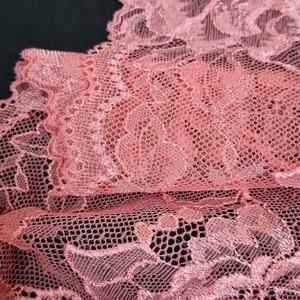 Encaje Elástico con Diseño Floral y Borde Festoneado de 16.5 cm de Ancho para Lencería, Vestidos y Decoración Nupcial - Product Image 4