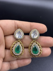 Parure de Boucles d'Oreilles Tendance Plaqué Or Vintage avec Pierres de Zircon Taillées en Poire pour Femme – Idéal Mariage, Fiançailles, Anniversaire, Fête – Bijoux de Haute Qualité - Product Image 1