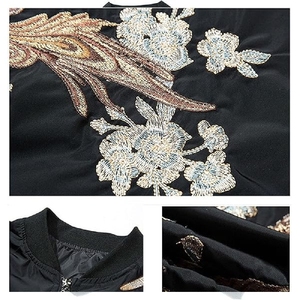 แจ็คเก็ตวาร์ซิตี้ผ้าซาตินแบบใหม่ปี 2026 จากสหรัฐอเมริกา แจ็คเก็ตบอมเบอร์ผู้ชาย สกรีนโลโก้ได้ ผลิตภัณฑ์กีฬาคุณภาพพรีเมียม จัดส่งตรงจากโรงงาน - Product Image 5