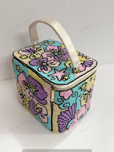 Trousse de Maquillage Florale Perlée à la Main avec Miroir et Fermeture Éclair, Boîte de Rangement pour Cosmétiques, Fabrication Indienne Artisanale, Vente en Gros, Fournisseur OEM Export - Product Image 4