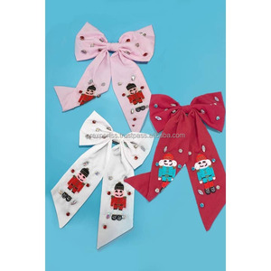 Grand nœud brodé perlé en tissu Satin pour filles Taille personnalisée Fête d'hiver Récital de danse Mariage Vacances - Product Image 1