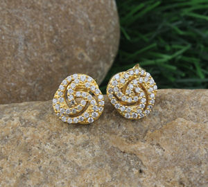 Pendientes de Plata de Ley S925 con Baño de Plata y Circonita Cúbica, Diseño Minimalista de Lujo, Hipoalergénicos, para Uso Diario, Fiestas, Bodas, Unisex - Product Image 2