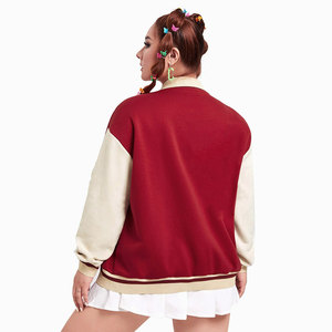 Veste universitaire tendance pour femme avec corps en laine, fabrication sur mesure en gros, veste universitaire sportive à manches longues pour femme - Product Image 2