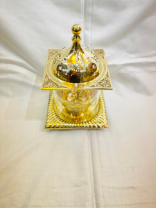 Lampe à huile Diya décorative dorée avec couvercle en verre, lampe à huile indienne traditionnelle ornée pour la maison, le temple, les festivals et la décoration de table - Product Image 4